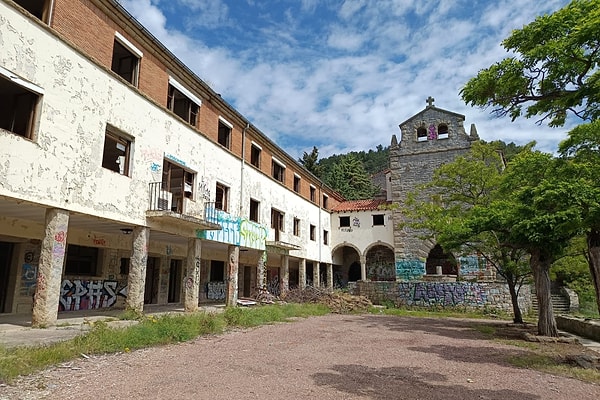 Köy yeniden turizmle canlanabilir