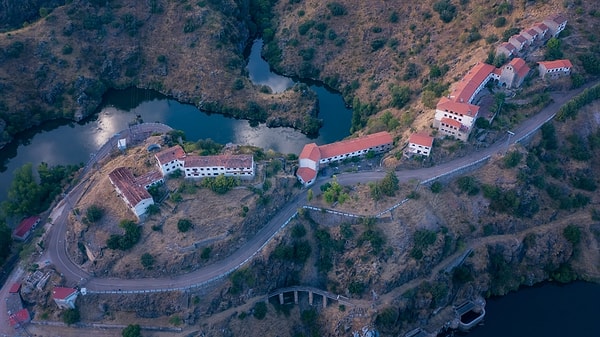 Located in Spain's Zamora region, Salto de Castro was one of the many long-abandoned villages that had been left to stand idle for years.