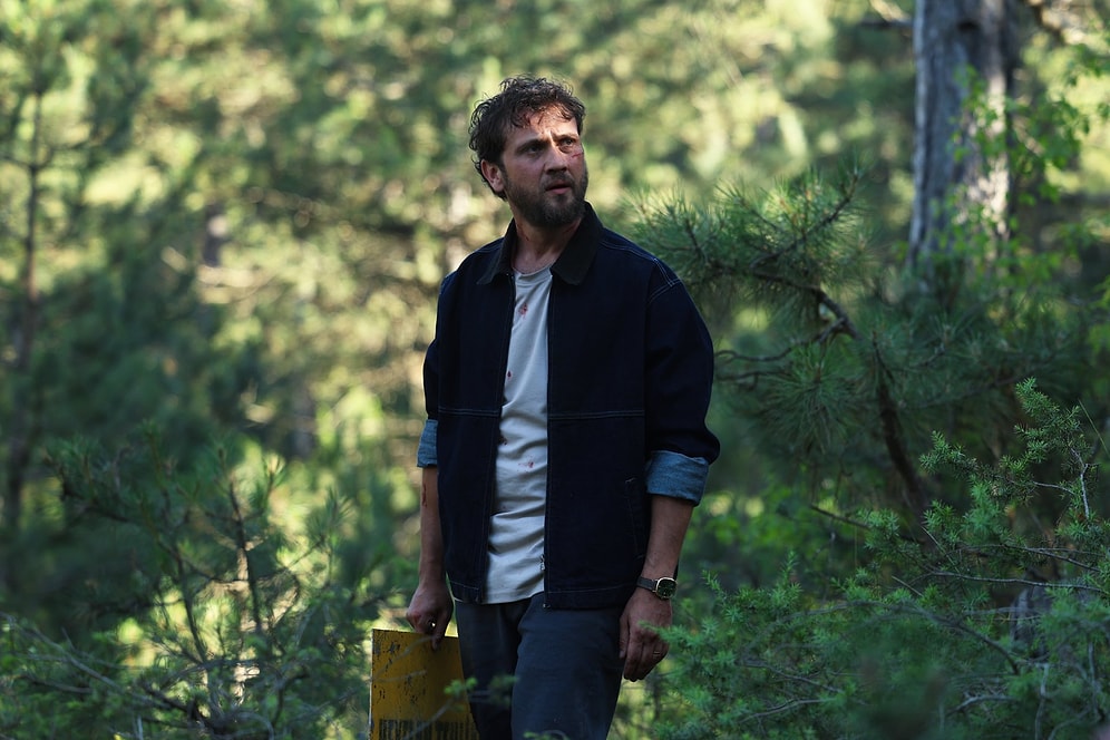 New Photos Released from Aras Bulut İynemli’s New Netflix Series