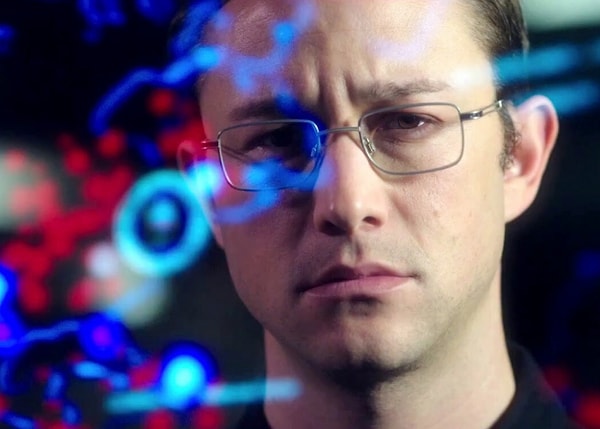 Snowden (2016):