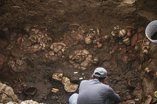 Tomb Filled with Gold Unearthing After a Thousand Years