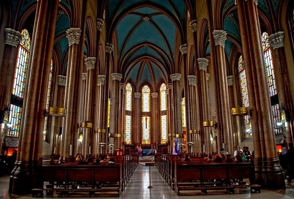 St. Antuan Kilisesi’nin Tarihi ve Mimarisi