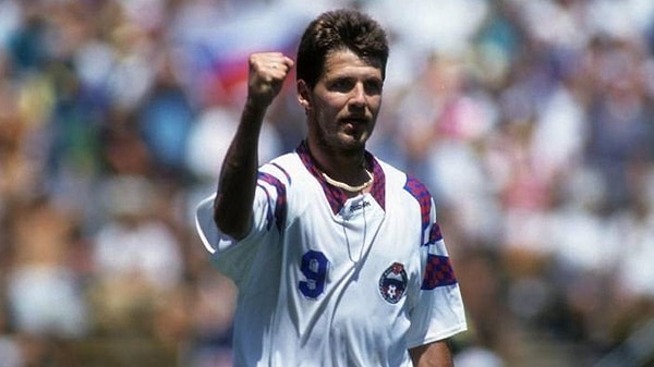 Leningrad doğumlu bir Sovyet genci dünyaya karşı.