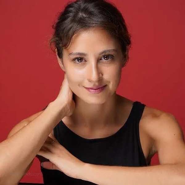 Lastly, Ümit Beste Kargın, who portrayed the character Yıldız in "Pearl Grains", has joined the cast of "Ömür Usta".