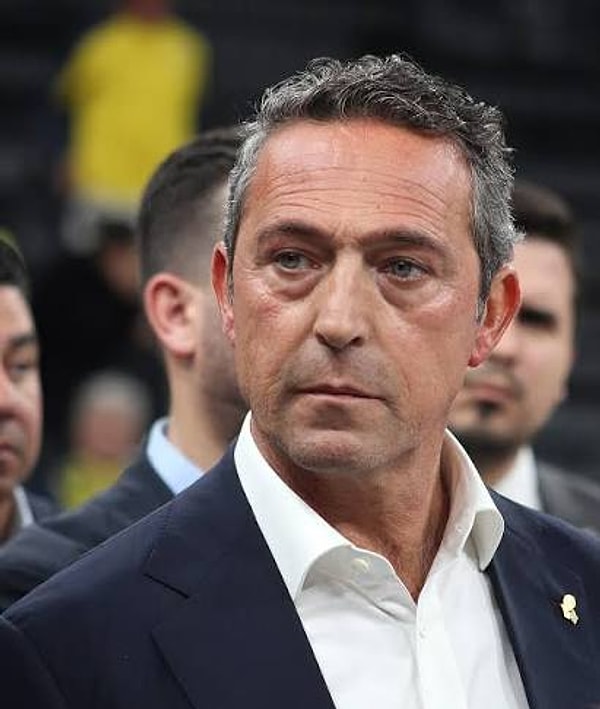 Türkiye'nin önde gelen iş insanlarından biri olmasının yanı sıra Fenerbahçe Spor Kulübü Başkanı olarak da kamuoyunun yakından tanıdığı Ali Koç, özel hayatını gözlerden uzak yaşamayı tercih eden isimlerden biri.