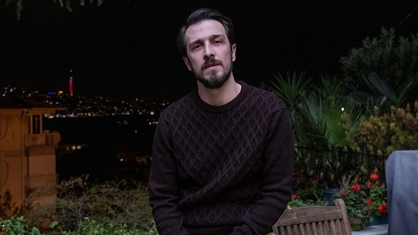 Show TV dizisi Kızılcık Şerbeti'ne veda eden Emrah Altıntoprak, sürpriz bir projeyle geri dönüyor.