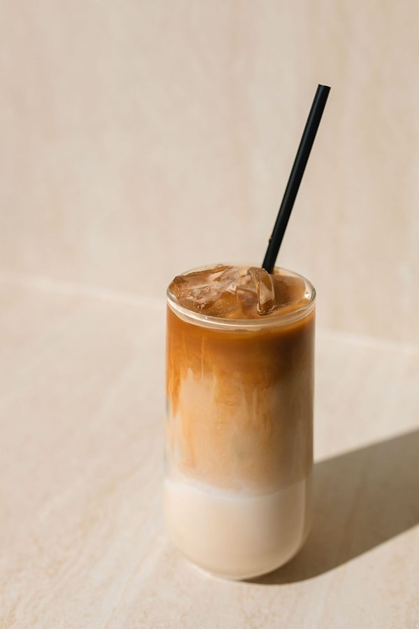 2. Badem Sütlü Iced Latte