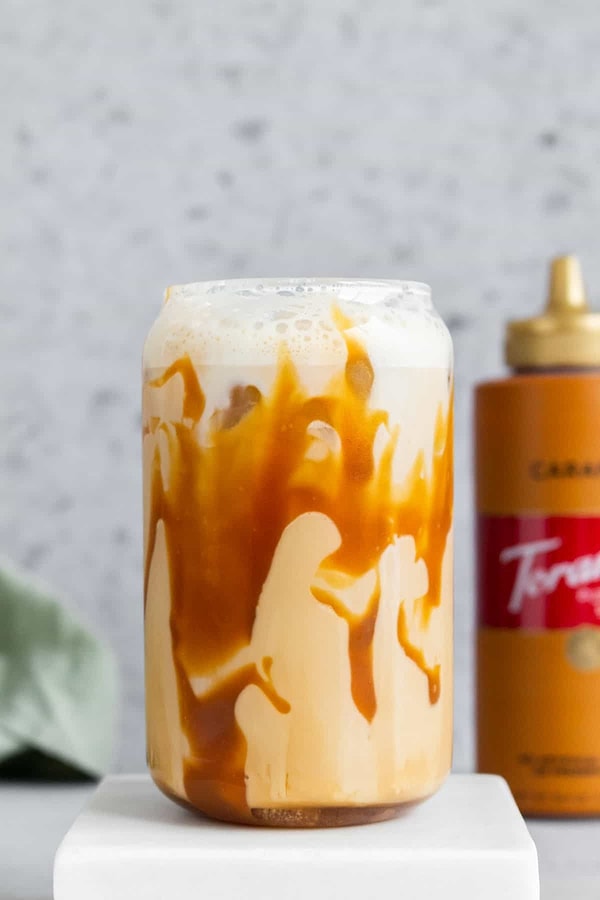 Kesinlikle iced caramel latte!