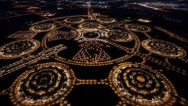 The headquarters consists of eight interconnected octagonal buildings, surrounding two central command structures.