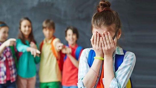 5 Common Mistakes Parents Make in Peer Bullying, According to Psychologists