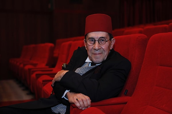 Türk tiyatrosunun ve sinemasının unutulmaz çınarlarından Zihni Göktay, aniden rahatsızlanarak kaldırıldığı hastanede hayatını kaybetti.