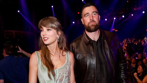 Söylentilere göre Taylor Swift ve Travis Kelce, davetlilere çekilişle Cartier saatler, tasarımcı çantalar ve birçok lüks hediye dağıttı.