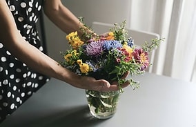 Florists’ Best Kept Secret: The Mixture That Keeps Flowers Fresh for Days in Summer