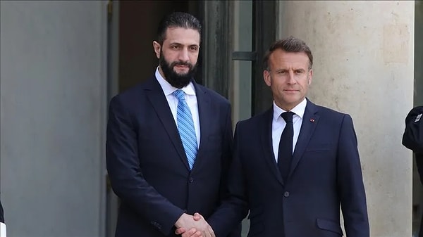 Suriye’nin başkenti Şam’da Turizm Bakanlığı binası yakınlarında 2 patlama meydana geldiği belirtildi.
