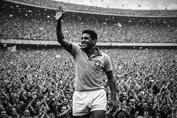 Garrincha oyundan nasıl atıldı?