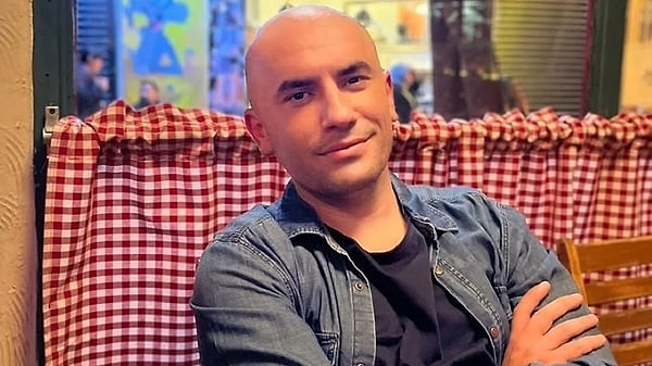 Komedyen Deniz Göktaş'ın YouTube kanalında yayınladığı "Ölü Deniz" adlı stand-up gösterisi, kısa sürede milyonlarca izlenmeye ulaşarak geniş yankı uyandırmıştı.