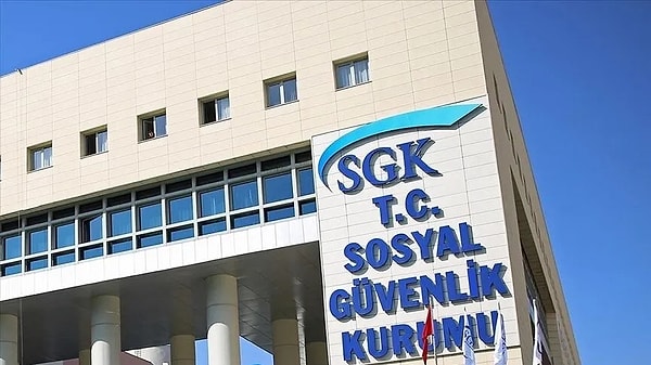 Sosyal Güvenlik Kurumu (SGK), birikmiş prim borçlarını ödemekte zorlanan iş dünyası, yerel yönetimler ve emeklilik hayali kuran Bağ-Kurlular için beklenen yeni ödeme kolaylığını resmen başlattı.