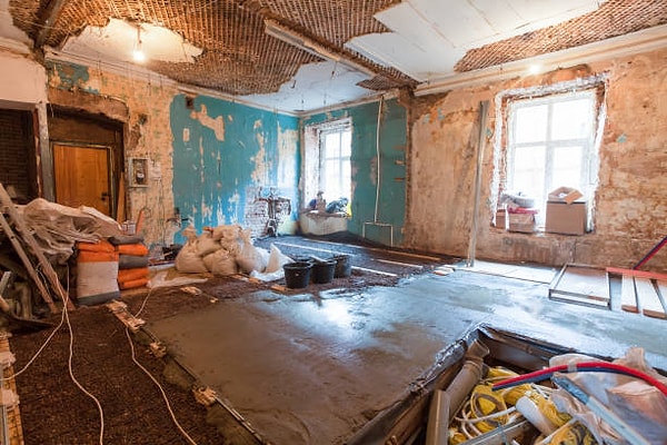 Making Renovations at Inappropriate Hours in Summer Houses and Residential Complexes