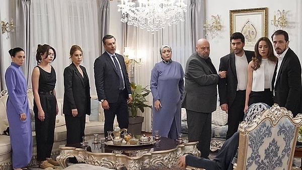 Kızılcık Şerbeti'ne peş peşe veda eden oyuncular, bu kez set dışında bir araya geldi.