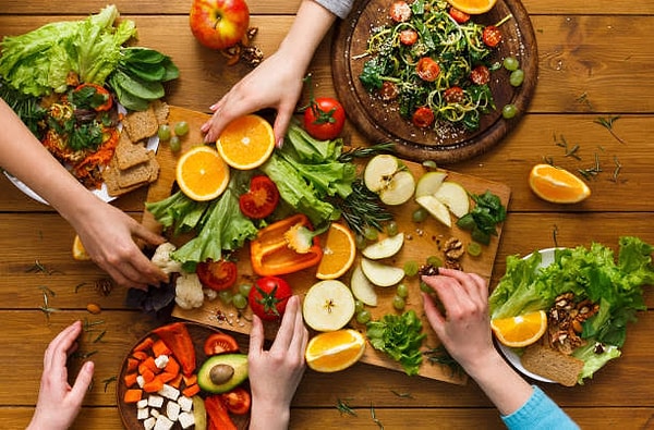 Here are 10 Foods that Naturally Cleanse the Intestines
