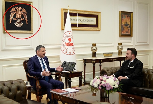 İçişleri Bakanı Mustafa Çiftçi, makamındaki çift başlı kartal tablosu hakkında da açıklama yaptı.