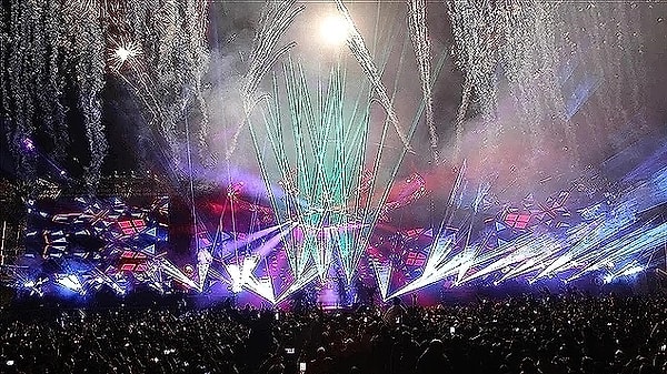 İstanbul'da Bu Hafta Sonu Hangi Pop Konserine Gidilir?