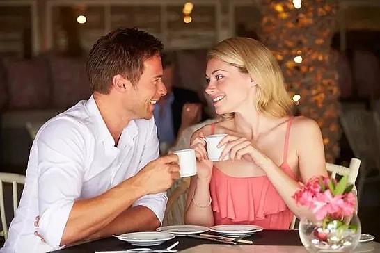 Psychologists Reveal the Exact Best Time to Text Someone After a First Date