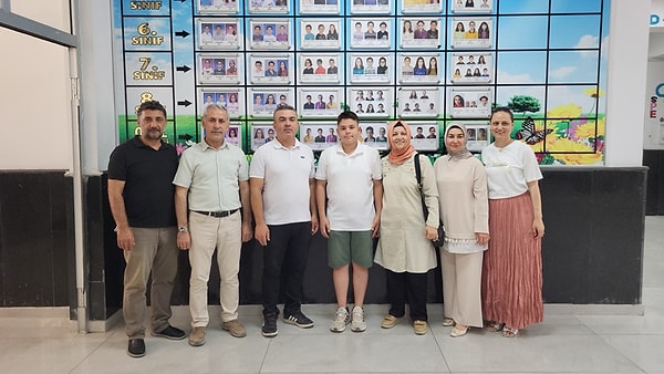 İki oğlunun da LGS'de tam puan almasıyla büyük bir gurur yaşayan baba Coşkun Polat mutluluğunu paylaştı.