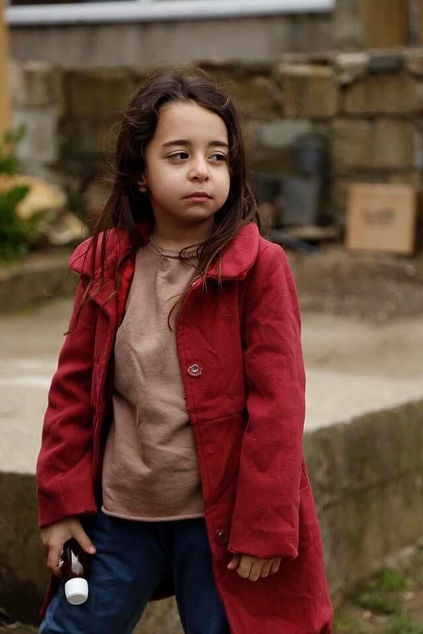 Henüz 4 yaşındayken hayatımıza giren Beren Gökyıldız, ekranların en sevilen çocuk oyuncularından biri oldu.