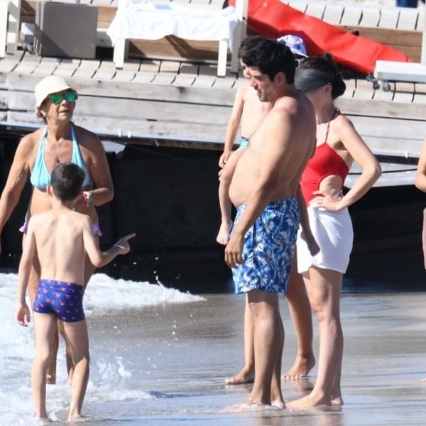 Bodrum tatilinde görüntülendi... Burak Özçivit'in değişimi sosyal medyanın gündemine oturdu!