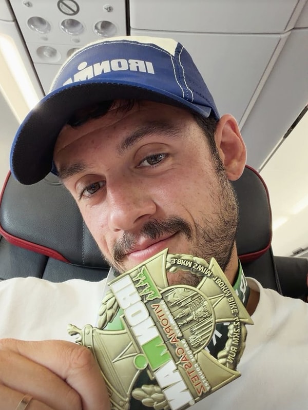 Orkun Işıtmak, 30 günlük hazırlıkla dünyaca ünlü Ironman parkurunu 13 saat 30 dakikada tamamladı.