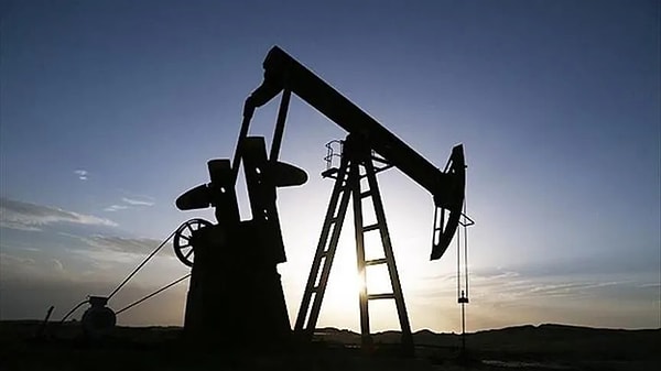 Savaşın Hürmüz Boğazı çevresinde yoğunlaşması, küresel petrol arzının sekteye uğrayabileceği endişesini beraberinde getirdi.