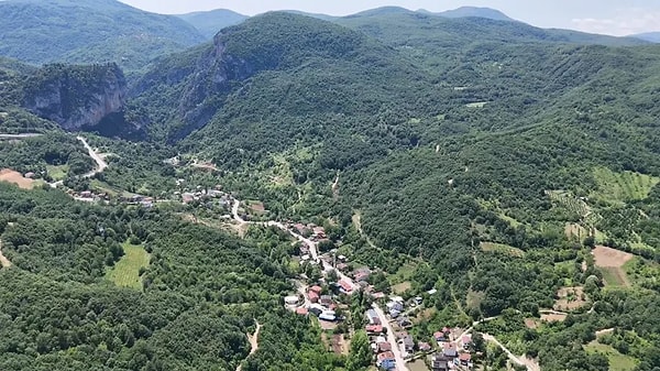 Osmanlı-Rus Savaşı sonrasında göç eden ailelerin kurduğu mahalle köklü bir geçmiş barındırıyor
