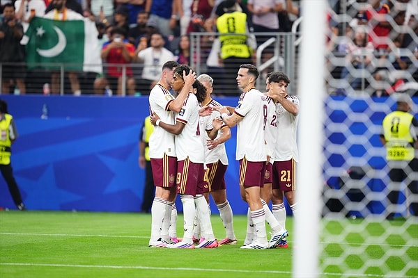 İspanya ilk final biletini alan takım oldu.