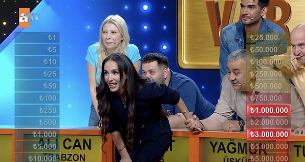 Yıllar sonra Esra Erol'un sunumuyla ekranlara dönen Var Mısın Yok Musun, yeni sezonunda da unutulmaz anlara sahne olmaya devam ediyor.