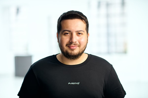 microagi Kurucusu ve CEO’su Bercan Kılıç, Türkiye ve Avrupa sanayisinin robotik kabiliyetini hızla geliştirmesi gerektiğini vurguluyor.
