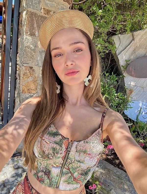 6. Daha 17 dizisinin Leyla'sı Ceren Ayruk'un yaşı gündem oldu.