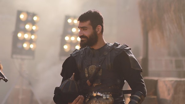 Oyuncu Halil İbrahim Temizoğlu, yeni dönem dizisi Aşk ve Taht'ın kadrosuna dahil oldu.