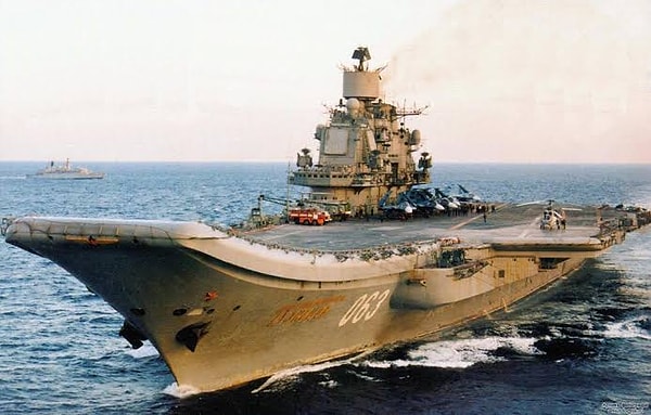Uçak gemisinin kaybedilmesi Rus deniz stratejisinde zorunlu bir eksen kaymasına yol açıyor