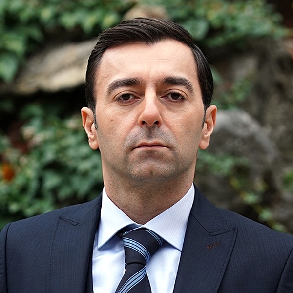 Cem Uslu, a successful character actor in the Turkish television and theater scene, has been winning over audiences with his powerful performances in the productions he's been involved in for many years.