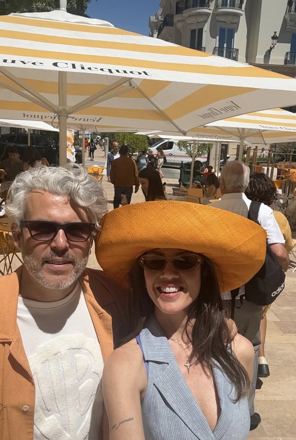 Annelik heyecanı her geçen gün artan Gökçe Bahadır ve eşi Emir Ersoy, şu günlerde popüler tatil merkezi Bodrum'da gözlerden uzak, sakin bir tatil yapıyor.