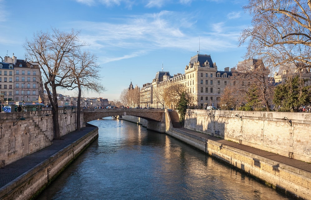 City Builds 120-Kilometer Underground Network to Cool Thousands of Buildings Without AC