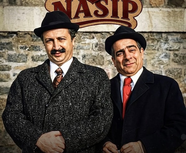 1976 yılında izleyici karşısına çıkan Yeşilçam'ın unutulmaz yapımlarından biri olan Hasip ile Nasip'in başrollerini Metin Akpınar ve Zeki Alasya paylaşmıştı.