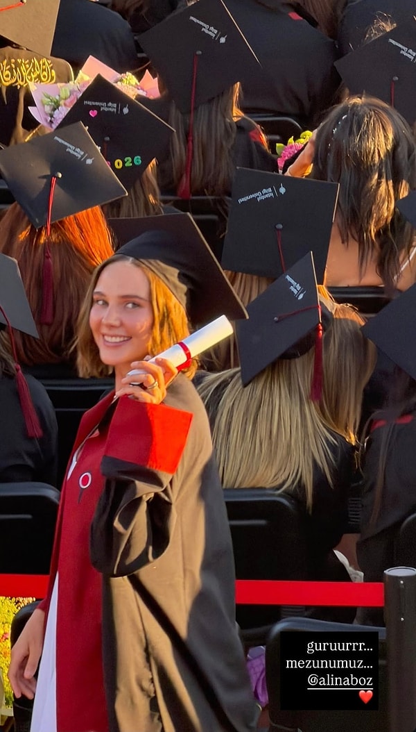 28 yaşındaki güzel oyuncu Alina Boz, Bilgi Üniversitesi Radyo Televizyon Sinema Bölümü'nden mezun oldu.