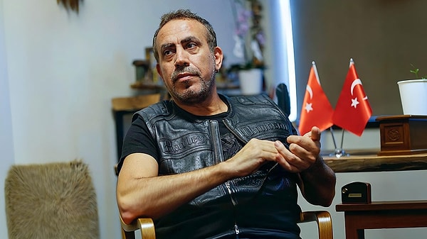 Kamuoyuna açıklamalar yapıyordu.
