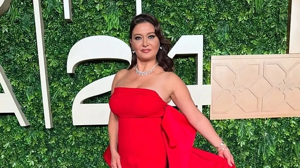 Ünlü oyuncu Nurgül Yeşilçay, Ömür Usta dizisiyle ekranlara dönmeye hazırlanıyor.