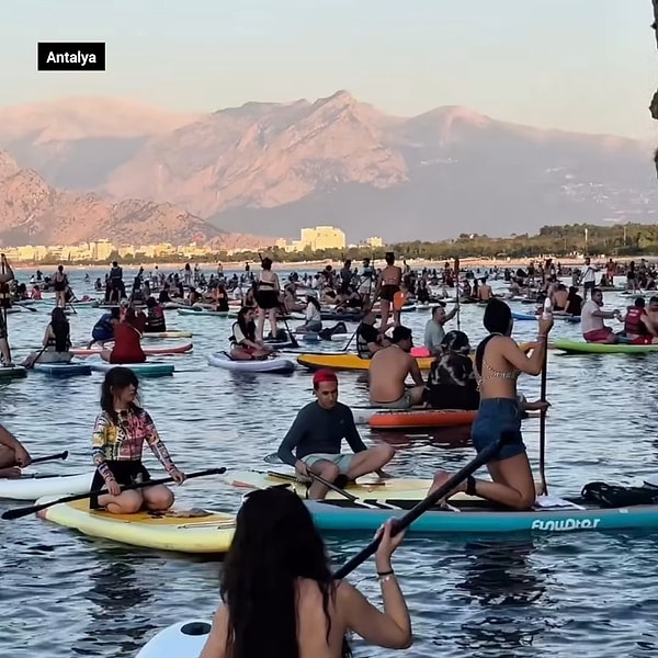 Tatil bölgelerinde adeta SUP çılgınlığı yaşanıyor.