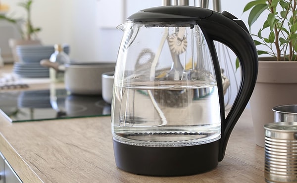 Water heaters, often used not just for boiling water but also for heating soup, stew or milk, turn into one of the most challenging appliances to clean due to the stubborn lime and grease stains that accumulate at the bottom.