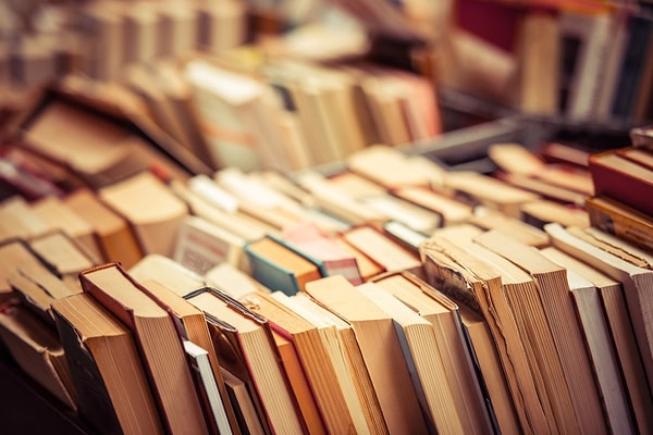 10 Thousand Books in a 55 Square Meter Apartment