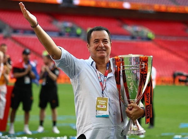 Hull City, geçtiğimiz sezon Championship play-off maçlarını kazanarak Premier Lig’e yükselmişti.